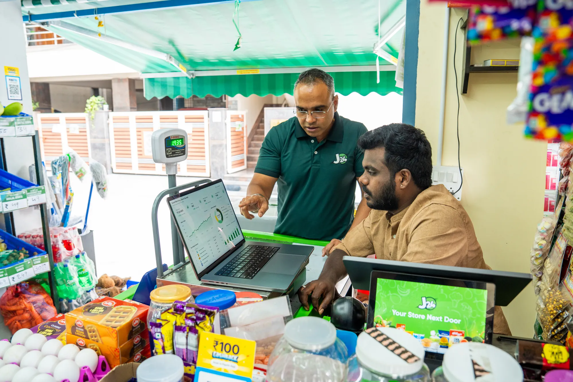 I get growth support from J24 and am not alone. They give me clear data and insights that help me understand and improve my store’s performance.